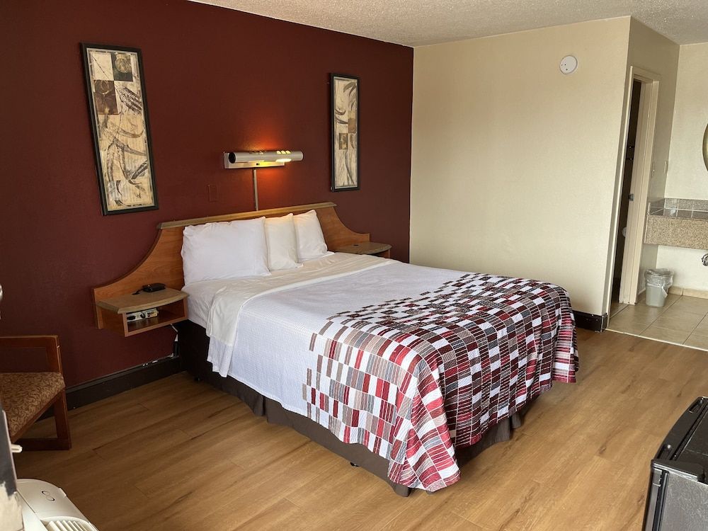 Deluxe Room, 1 Queen Bed, Non Smoking