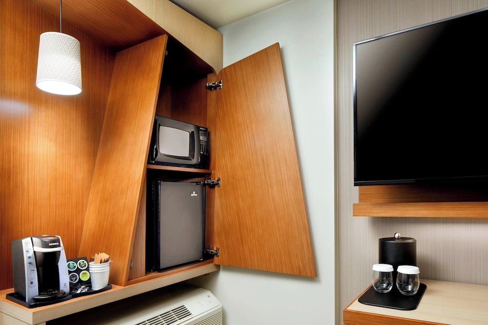 undefined Courtyard by Marriott Houston Intercontinental Airport 3