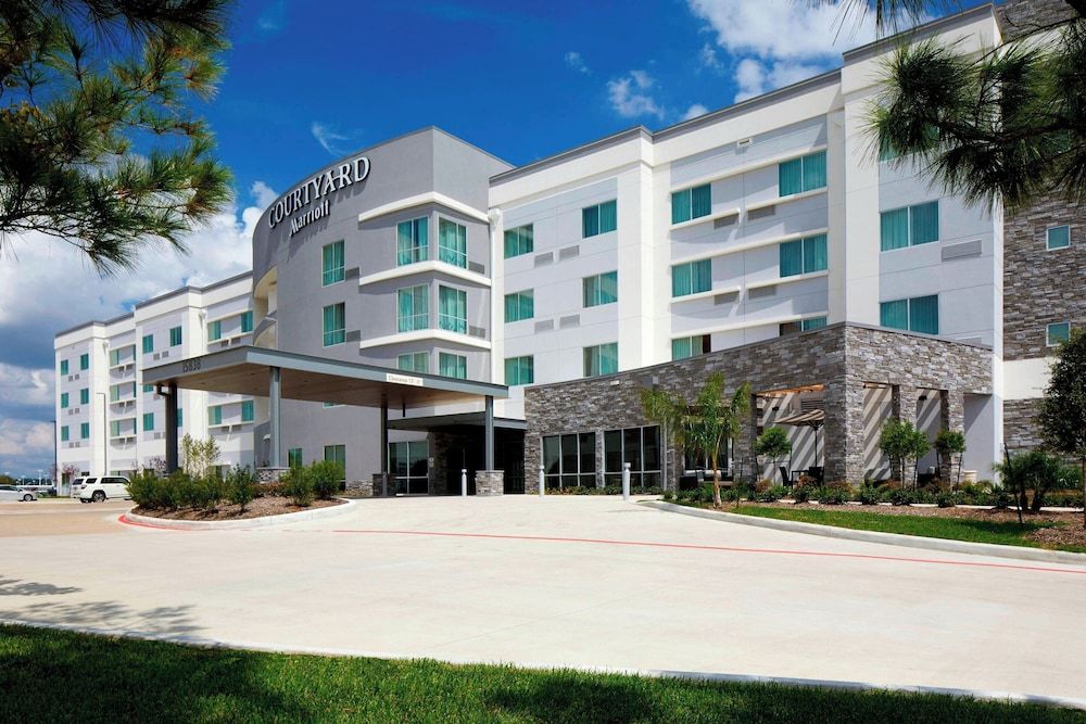 undefined Courtyard by Marriott Houston Intercontinental Airport 5