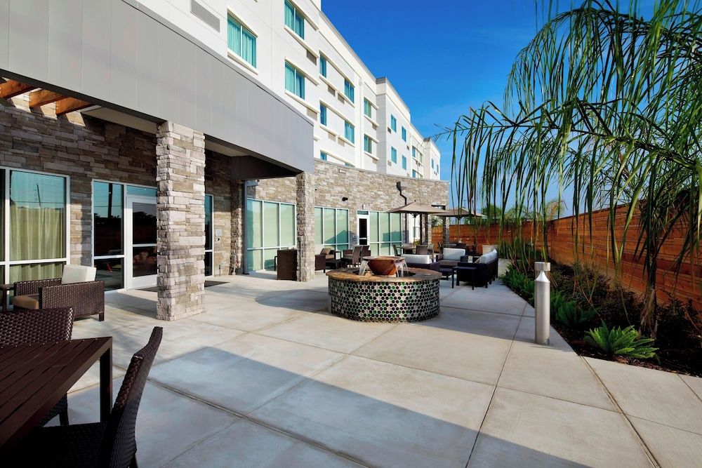 undefined Courtyard by Marriott Houston Intercontinental Airport 7