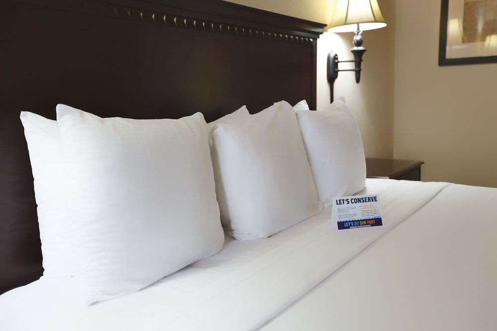 Classic Room - 2 Double Beds - Accessible