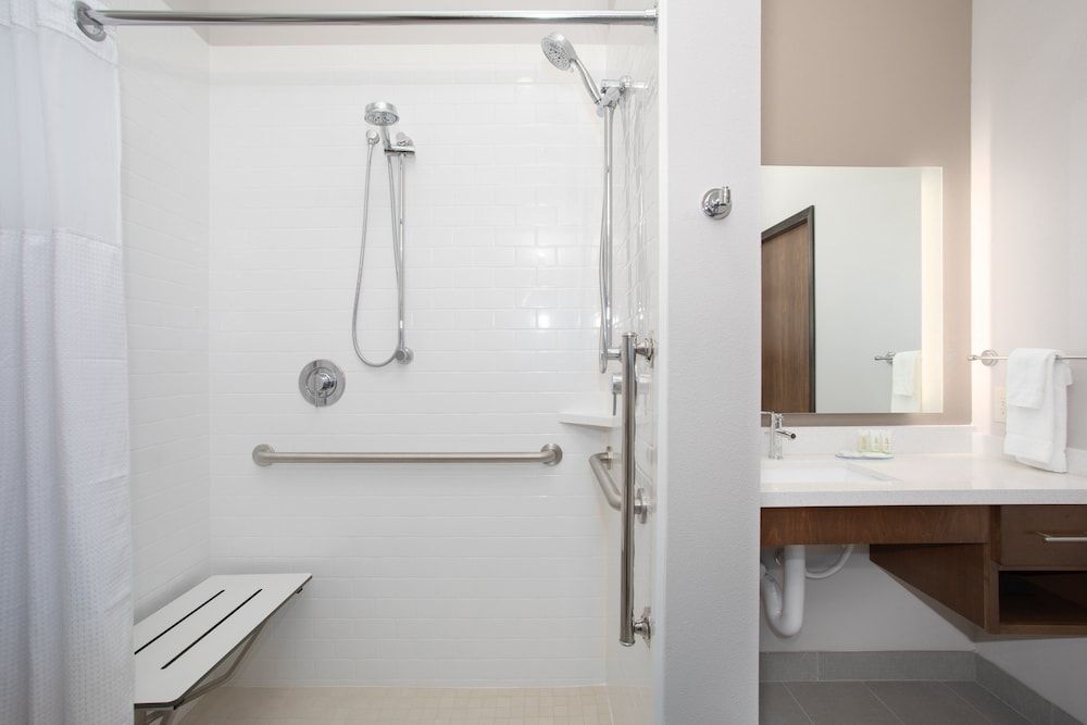 Suite, 1 Bedroom, Accessible, Kitchen (Mobility, Roll-In Shower)