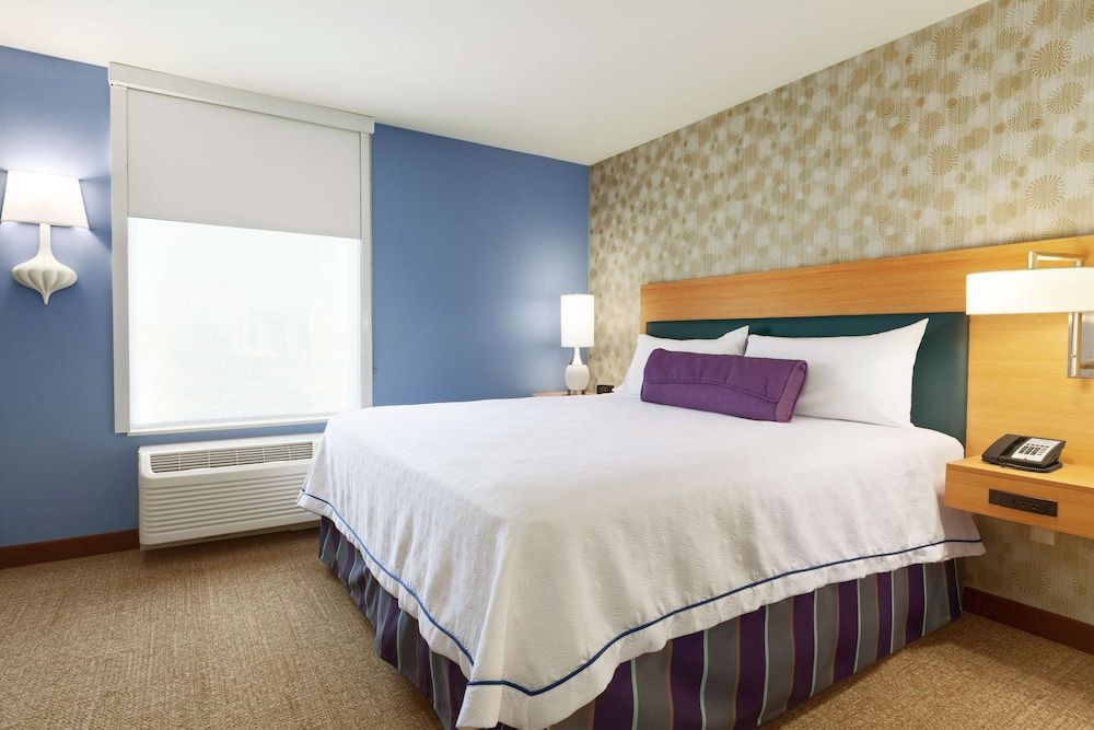 Premium Studio, 1 King Bed, Accessible (Hearing)
