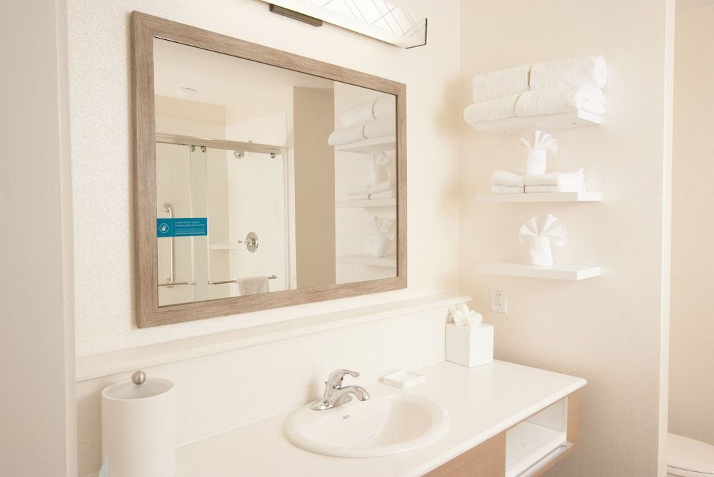 Hampton Inn & Suites by Hilton Augusta-Washington Rd Room, 2 Queen Beds, Accessible, Bathtub (Mobility & Hearing) 5