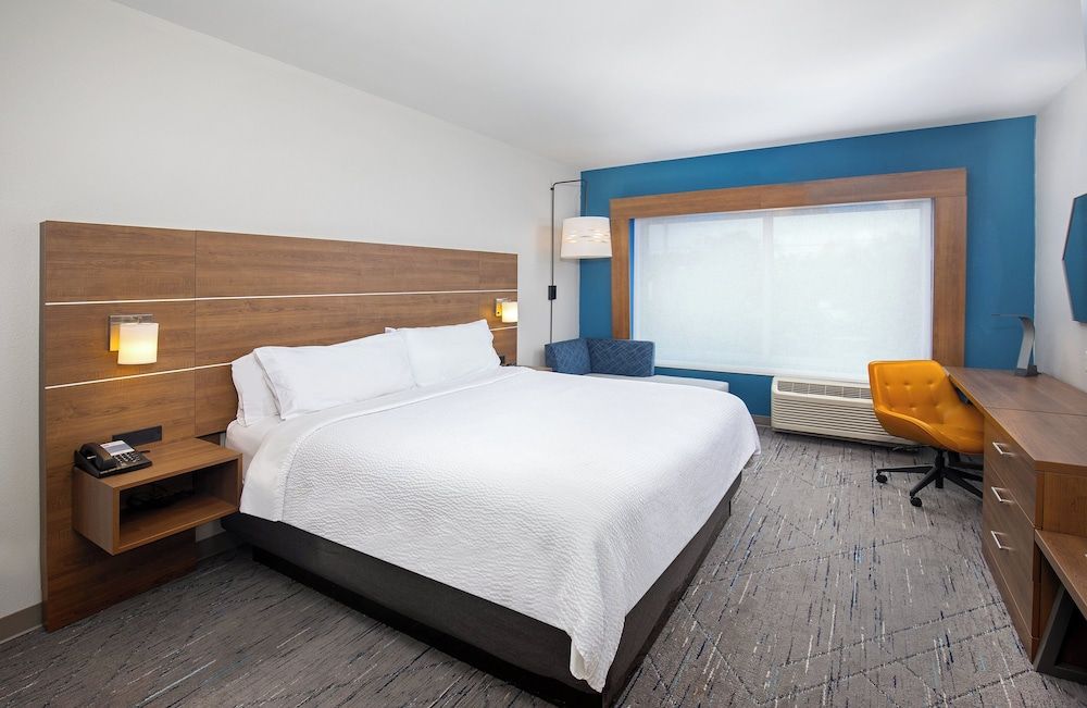 Standard Room, 1 King Bed