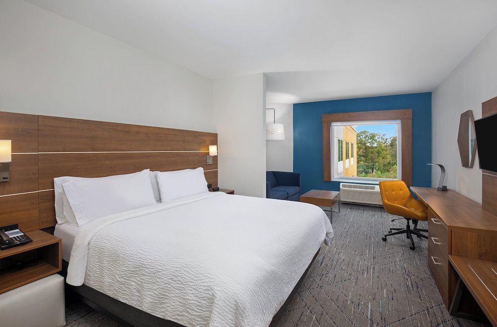 Suite, 1 King Bed with Sofa bed