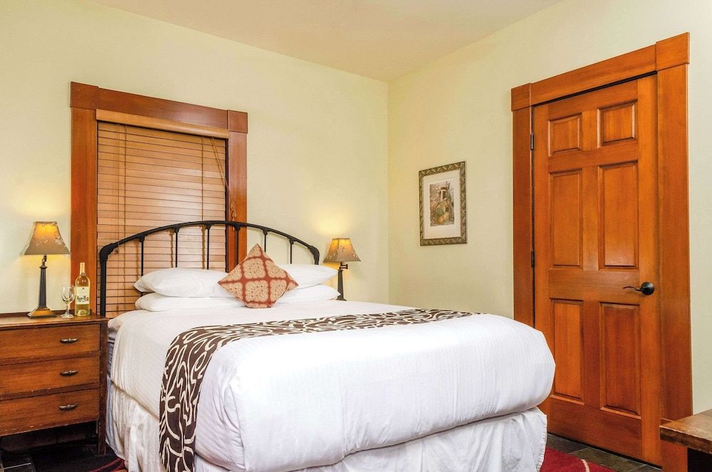 Standard Room, 1 Queen Bed, Non Smoking