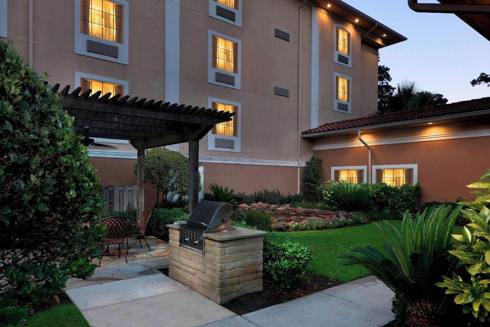 undefined TownePlace Suites by Marriott Houston Intercontinental Arpt 4