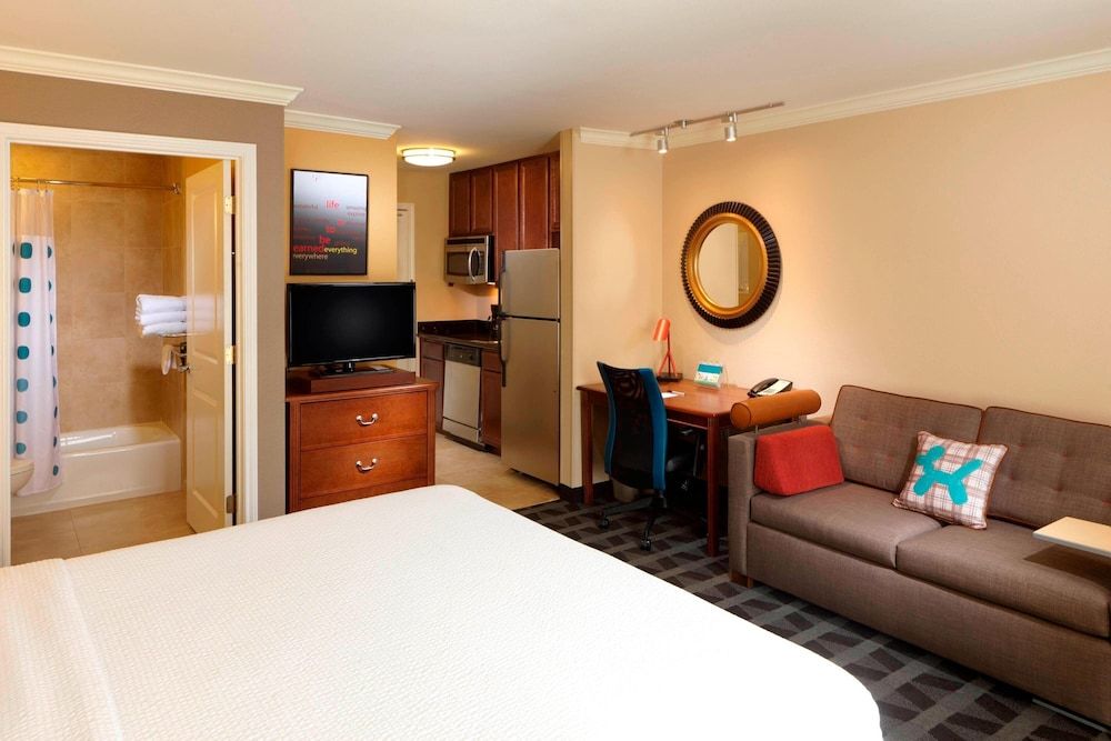 undefined TownePlace Suites by Marriott Houston Intercontinental Arpt