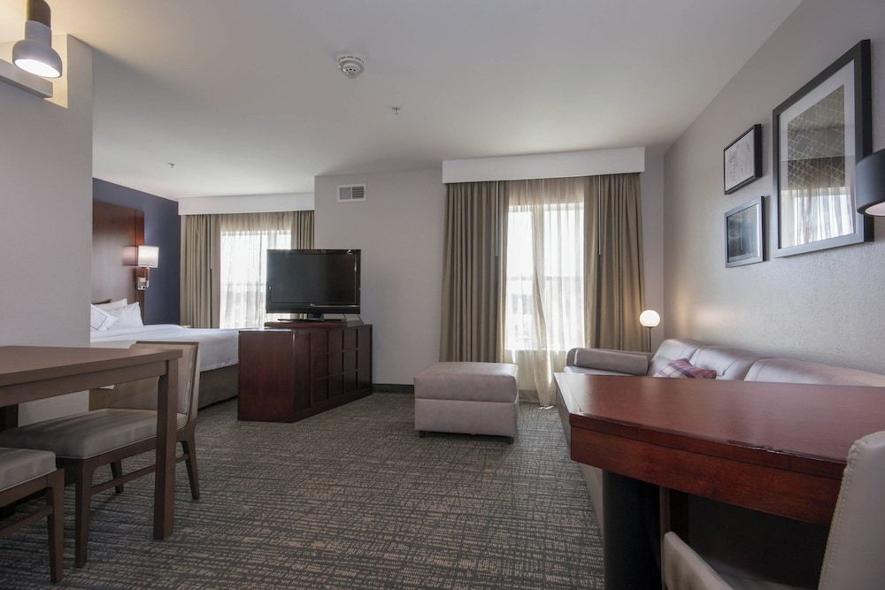 Studio Suite, 1 King Bed with Sofa bed (Hearing Accessible)