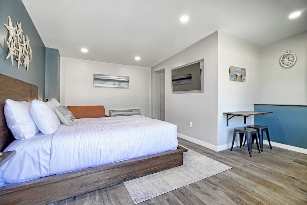 White Caps Motel Deluxe Room, 1 Queen Bed 2