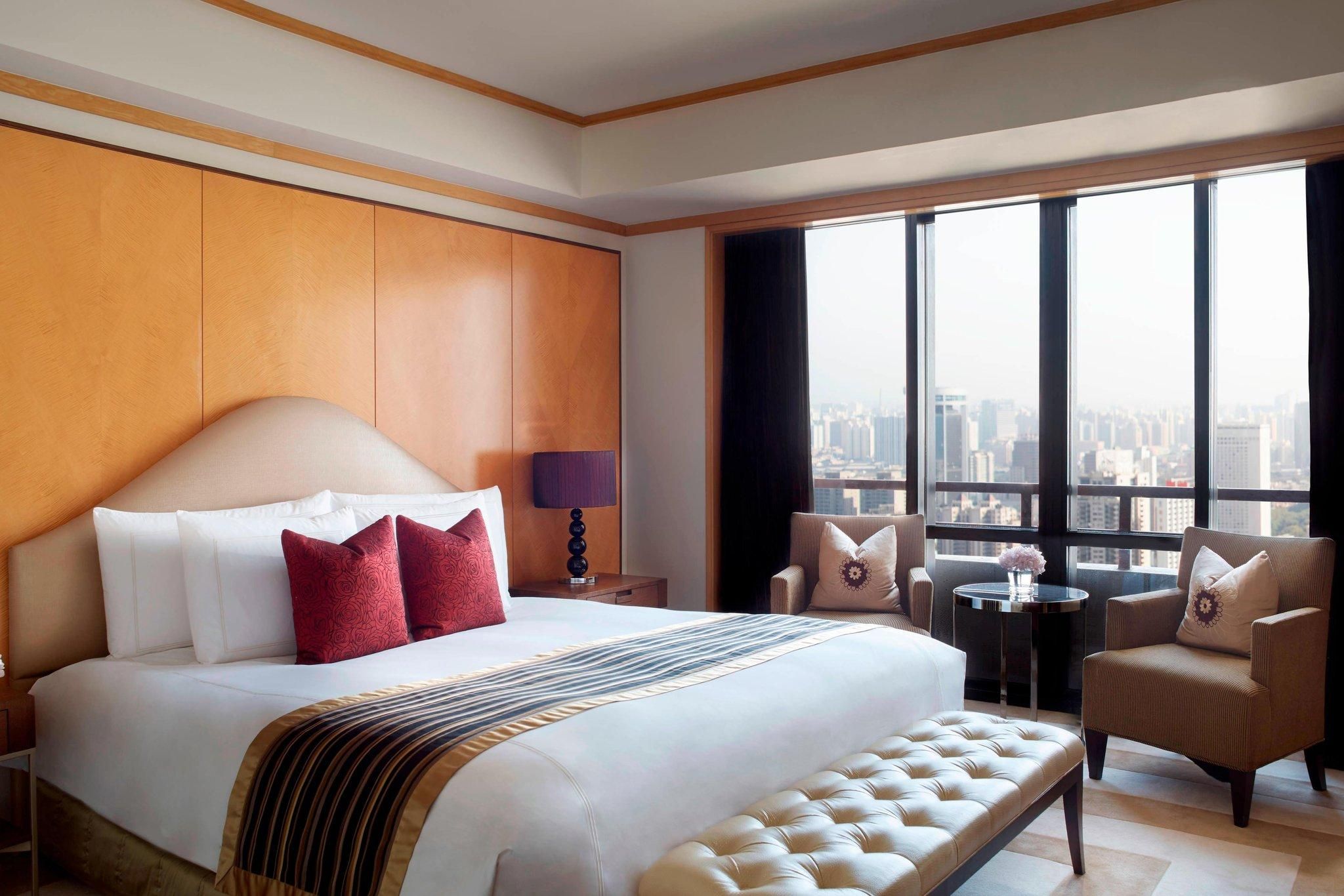 Club lounge access, 2 Bedroom Penthouse Suite, Bedroom 1: 1 King, Bedroom 2: 2 Double
