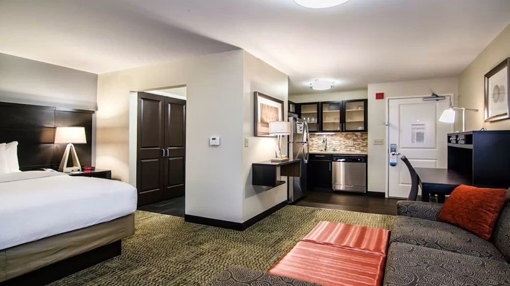 Studio Suite, 1 King Bed with Sofa bed, Accessible (Communications)