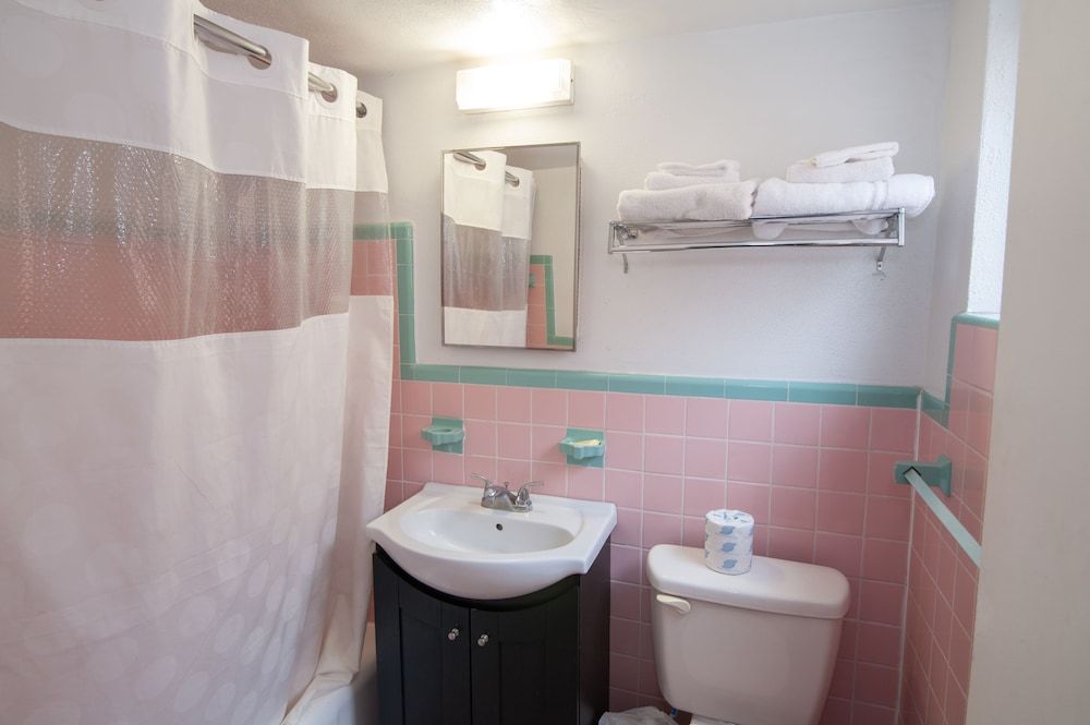 The Palms On Ocean Standard Single Room, 1 Queen Bed, Accessible 4