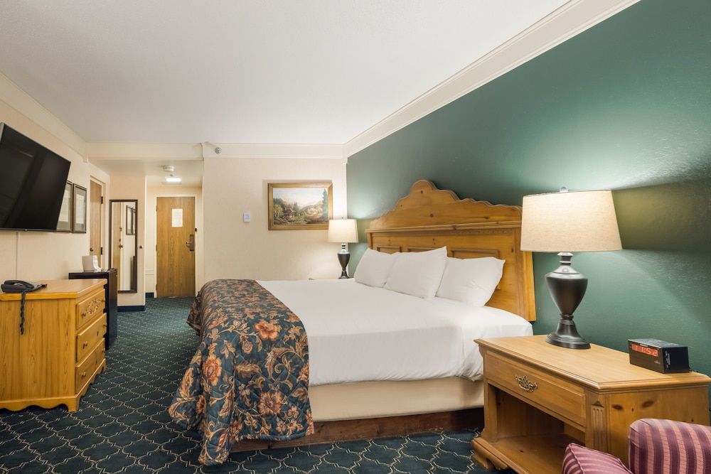 Premium Room, 1 King Bed, Non Smoking