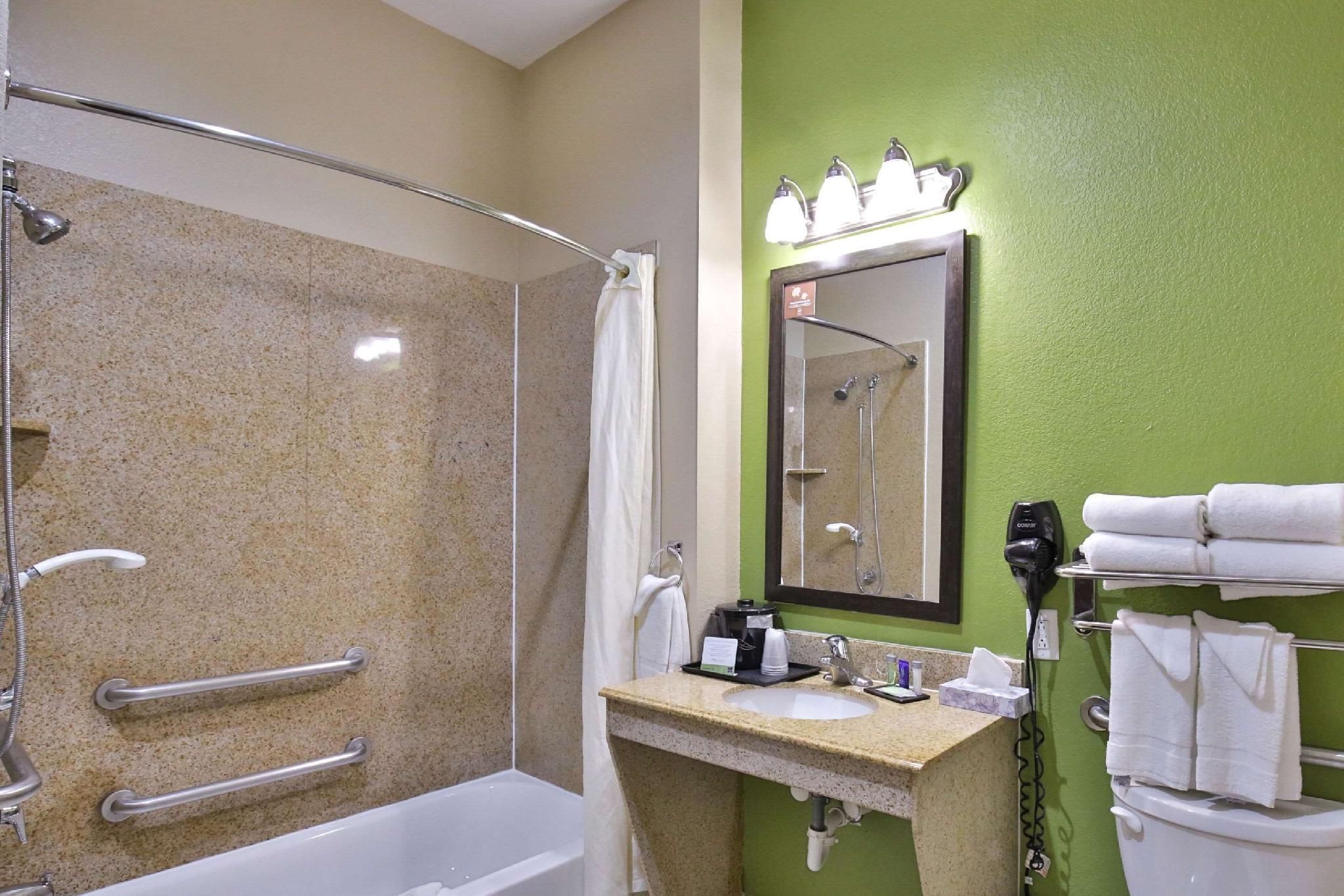 2 Queen Beds, Suite, Nonsmoking, Accessible