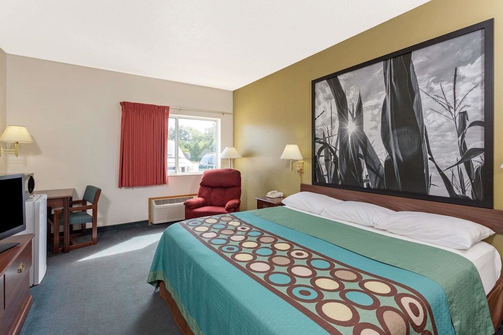 Upgraded, Room, 1 King Bed, Non Smoking