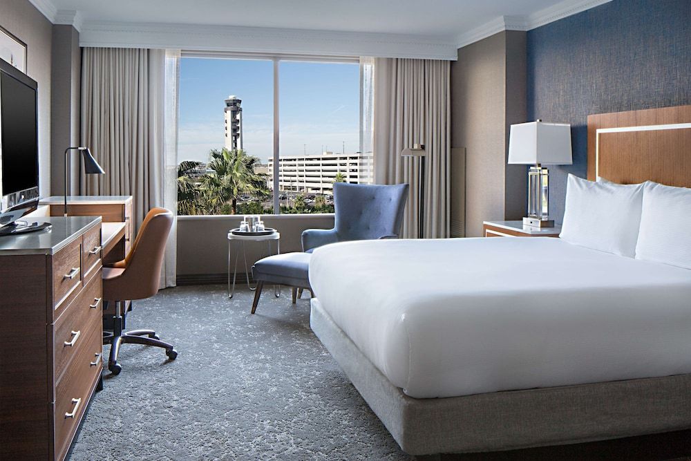 Room, 1 King Bed, Accessible, Bathtub