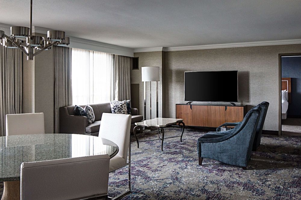 Room, Multiple Beds (Parlor)