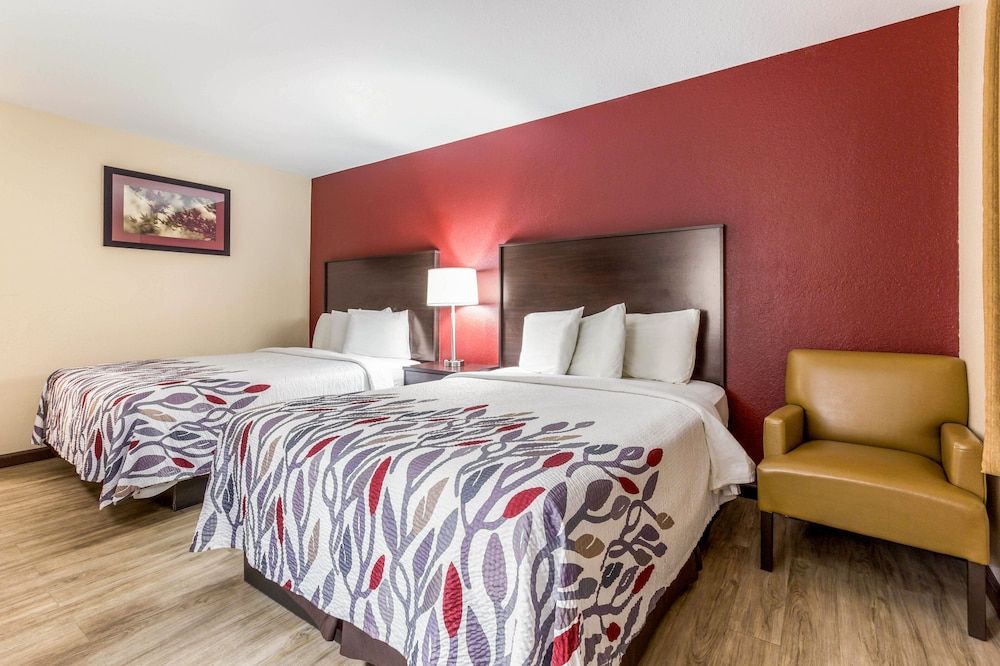 Red Roof Inn Dry Ridge Standard Room, 2 Queen Beds, Non Smoking 3