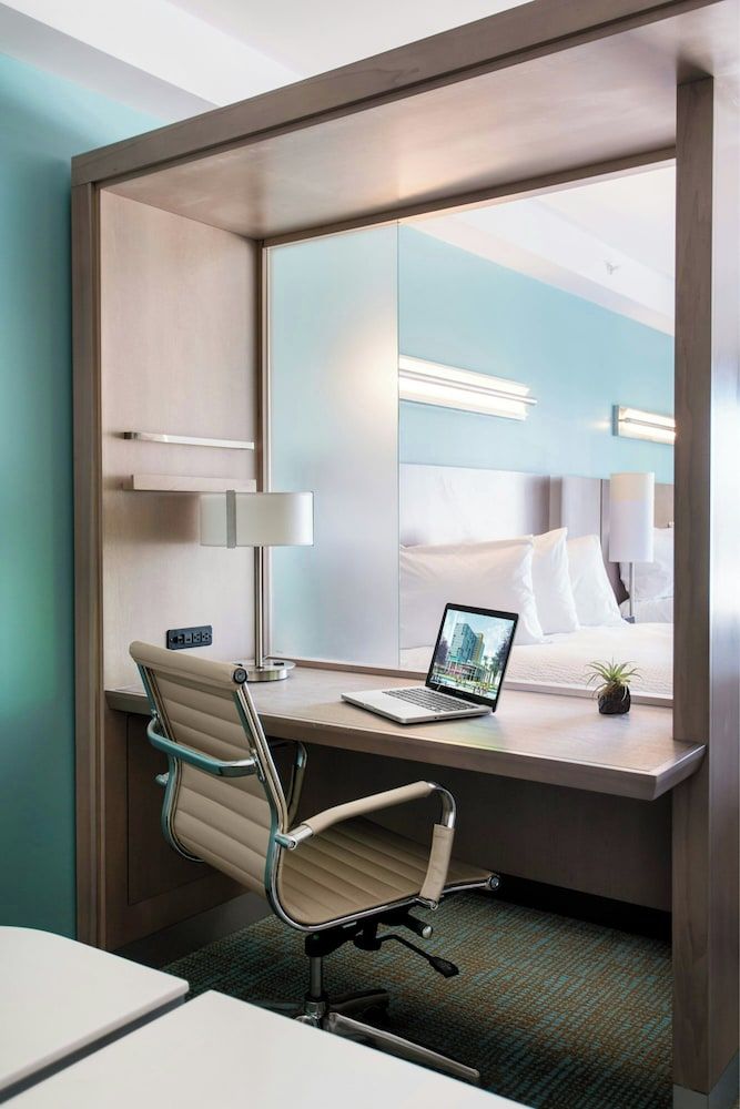 undefined Springhill Suites San Diego Downtown/Bayfront 10