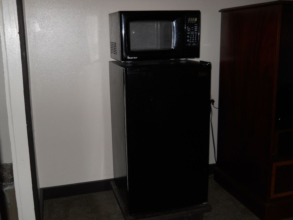 Value Inn Kenosha I-94 - Exit 344 Room, 1 King Bed, Non Smoking 2