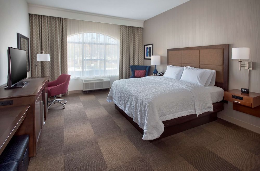 Room, 1 King Bed, Accessible (Hearing)