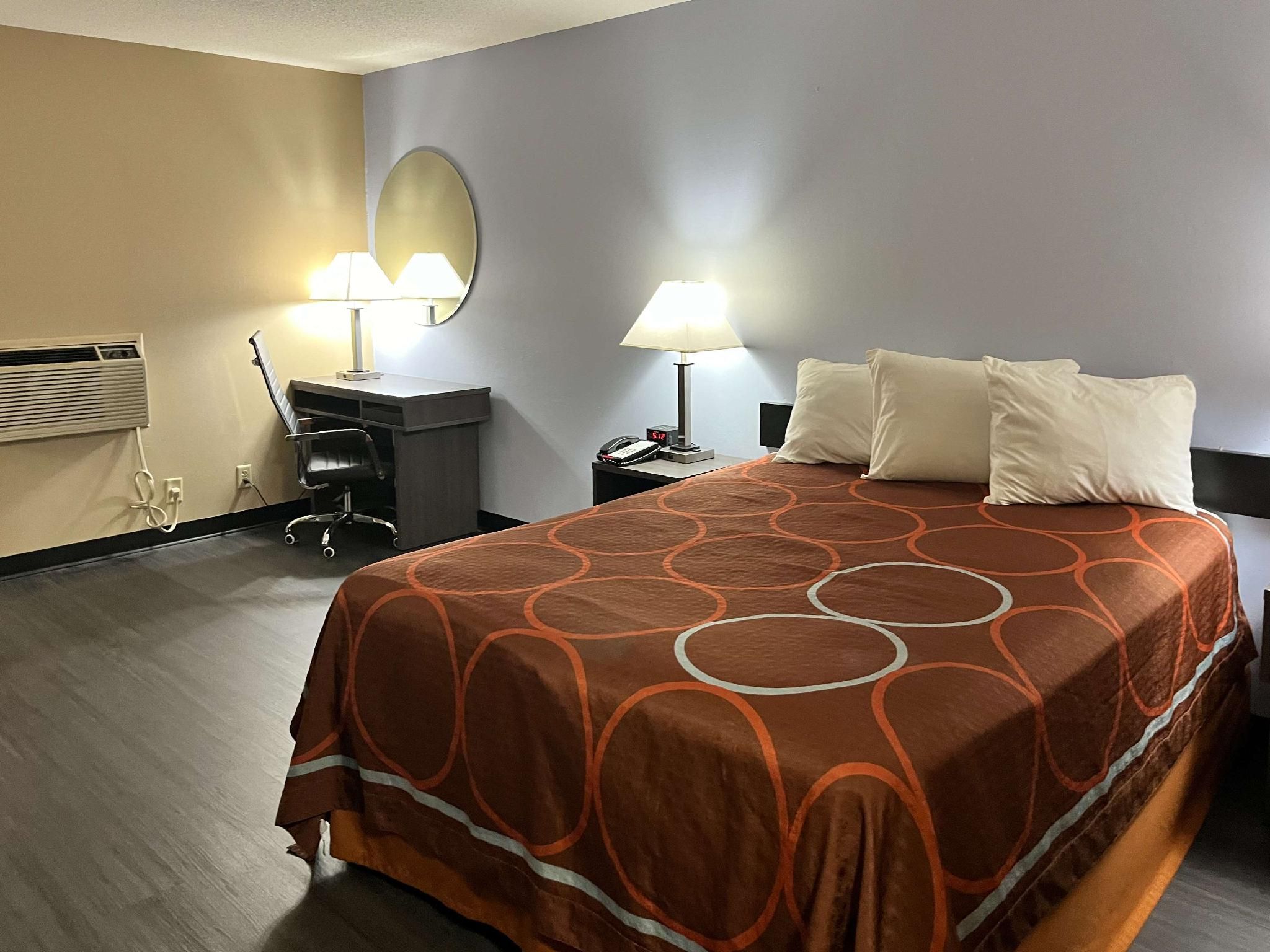 1 Queen Bed | Non-Smoking, Micfridge