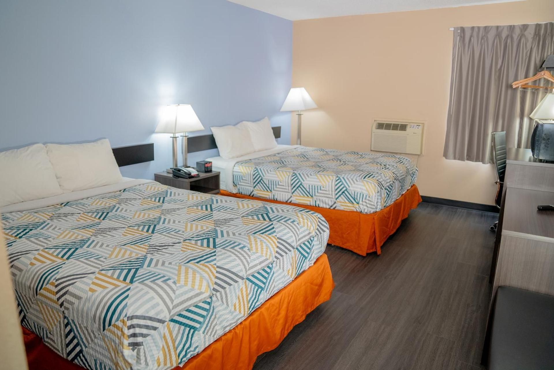 Motel 6 Litchfield, IL Queen Room with Two Queen Beds - Non-Smoking 2