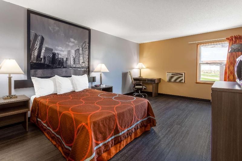 1 QUEEN BED | NON-SMOKING