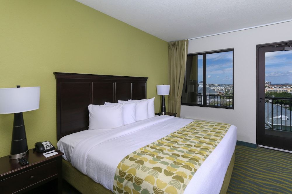 Edge Hotel Clearwater Beach Room, 1 King Bed, City View 4