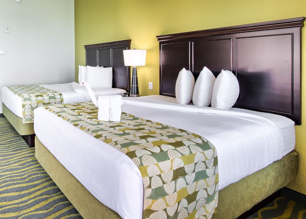 Edge Hotel Clearwater Beach Room, 2 Queen Beds, Pool View