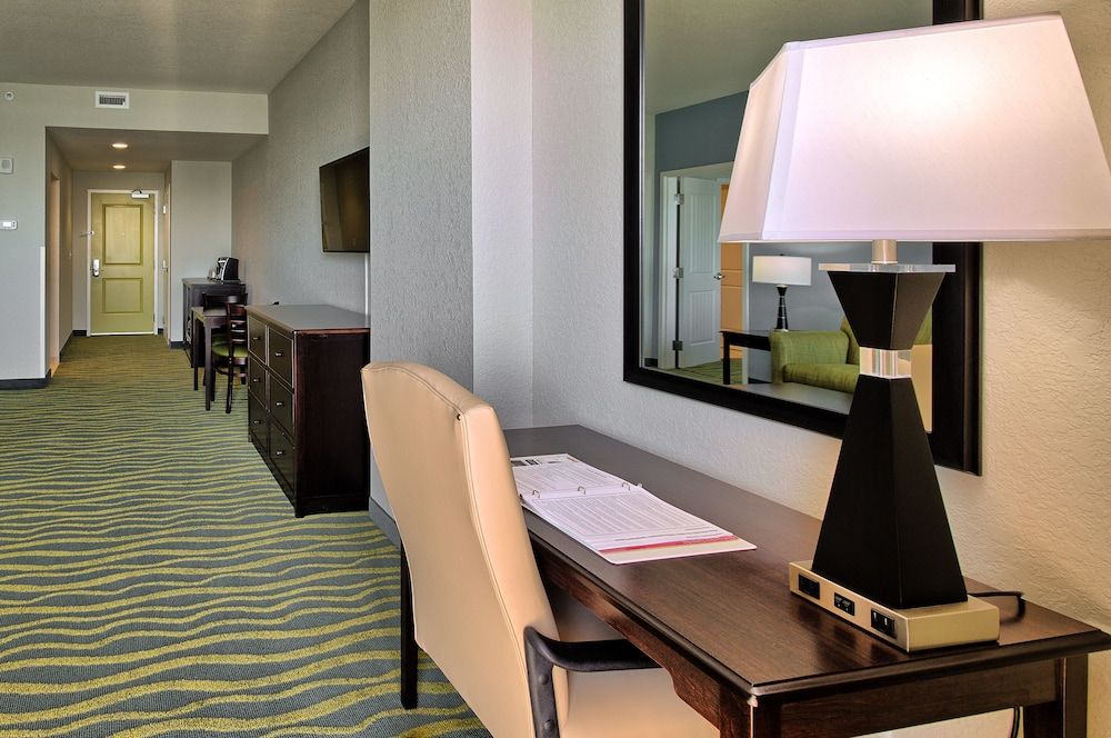 Edge Hotel Clearwater Beach Room, 1 King Bed, City View 12