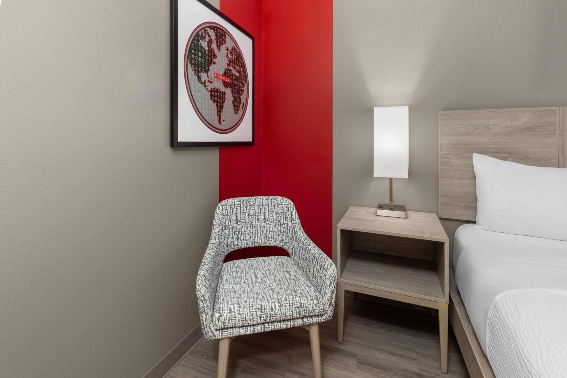 King Room with Mobility/Hearing Access and Roll-In Shower, Non-Smoking