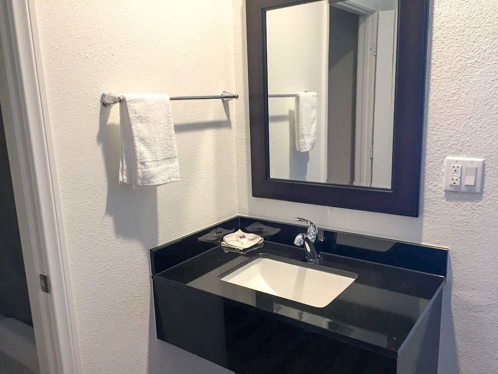 Motel 6 San Bernardino, CA - Downtown Deluxe Room, 2 Queen Beds, Smoking, Refrigerator 5