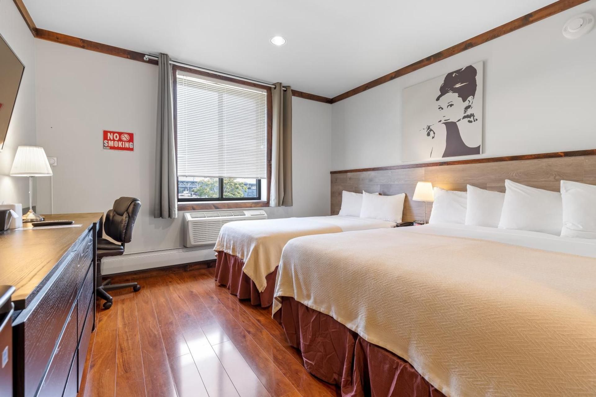 undefined LIC Hotel 4