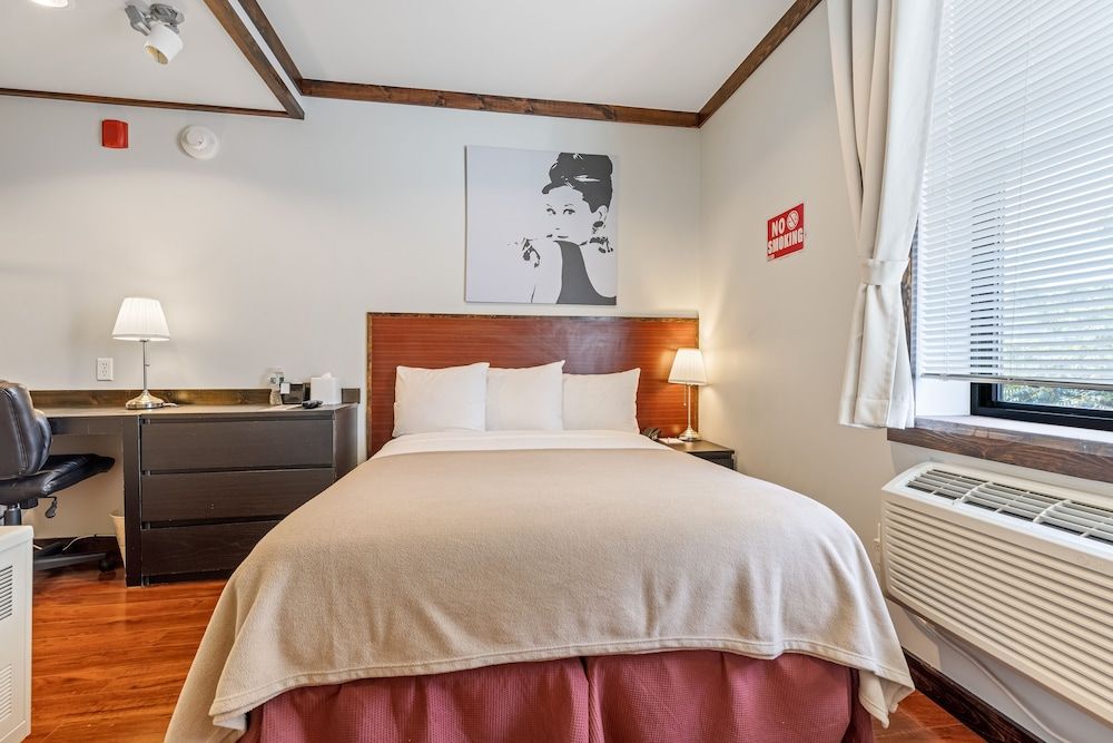 undefined LIC Hotel 2
