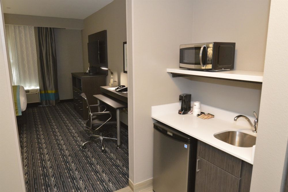 Standard Room, 2 Queen Beds, Non Smoking, Refrigerator & Microwave
