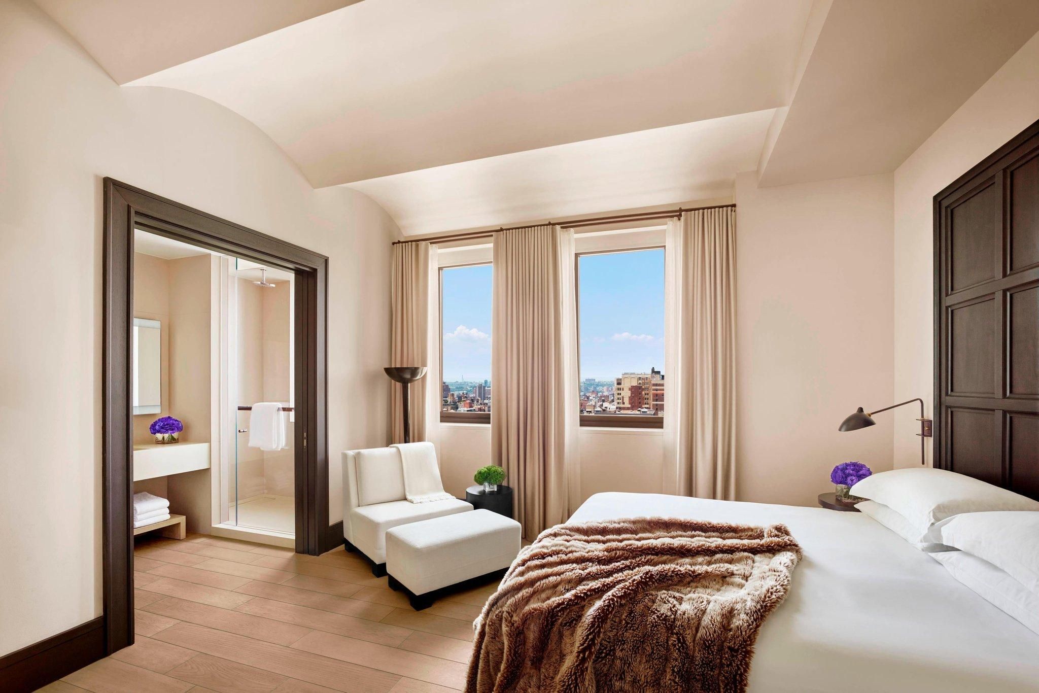 Family Suite, 2 room Suite, Bedroom 1: King, Bedroom 2: King, City view
