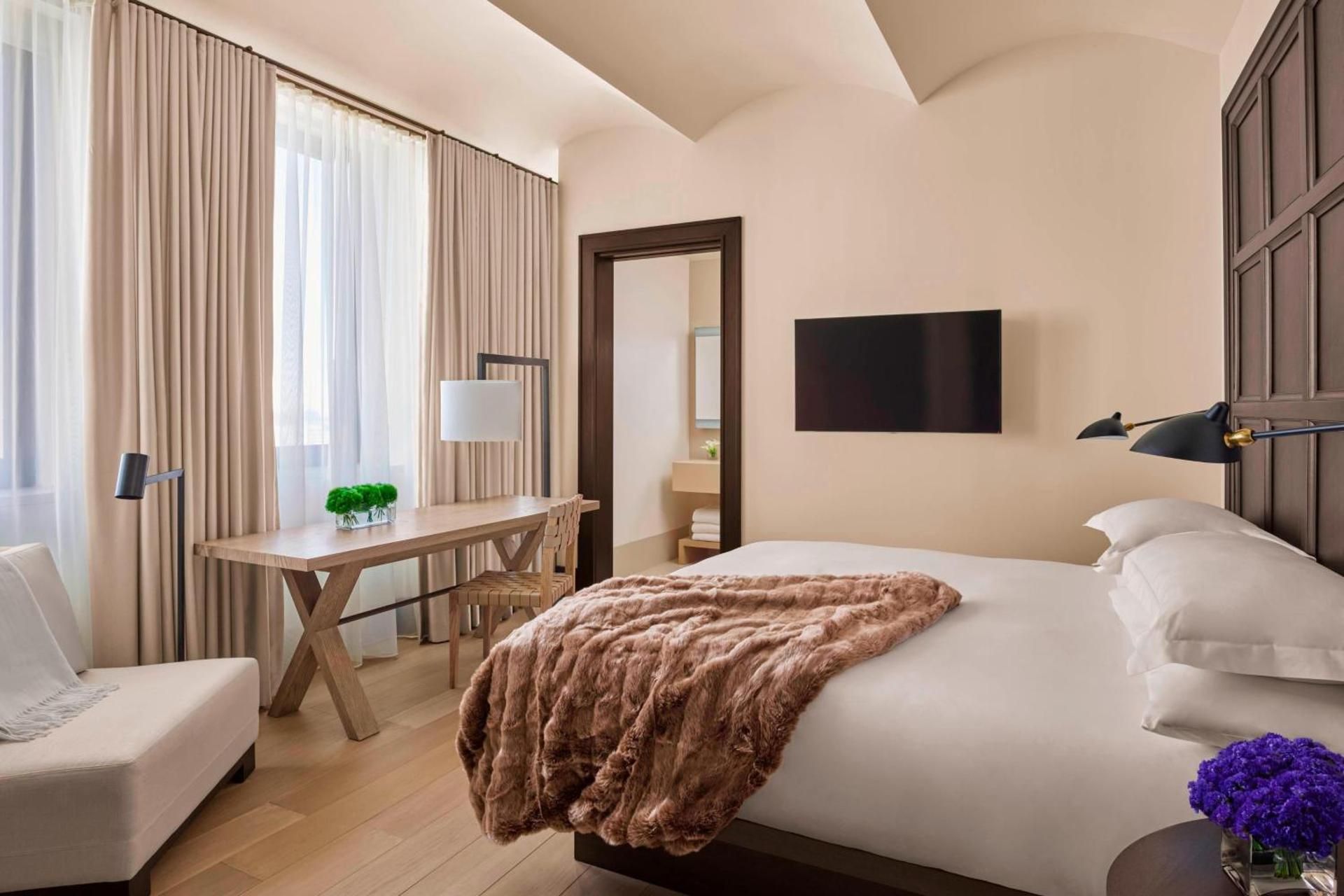 King Room - Hearing Accessible