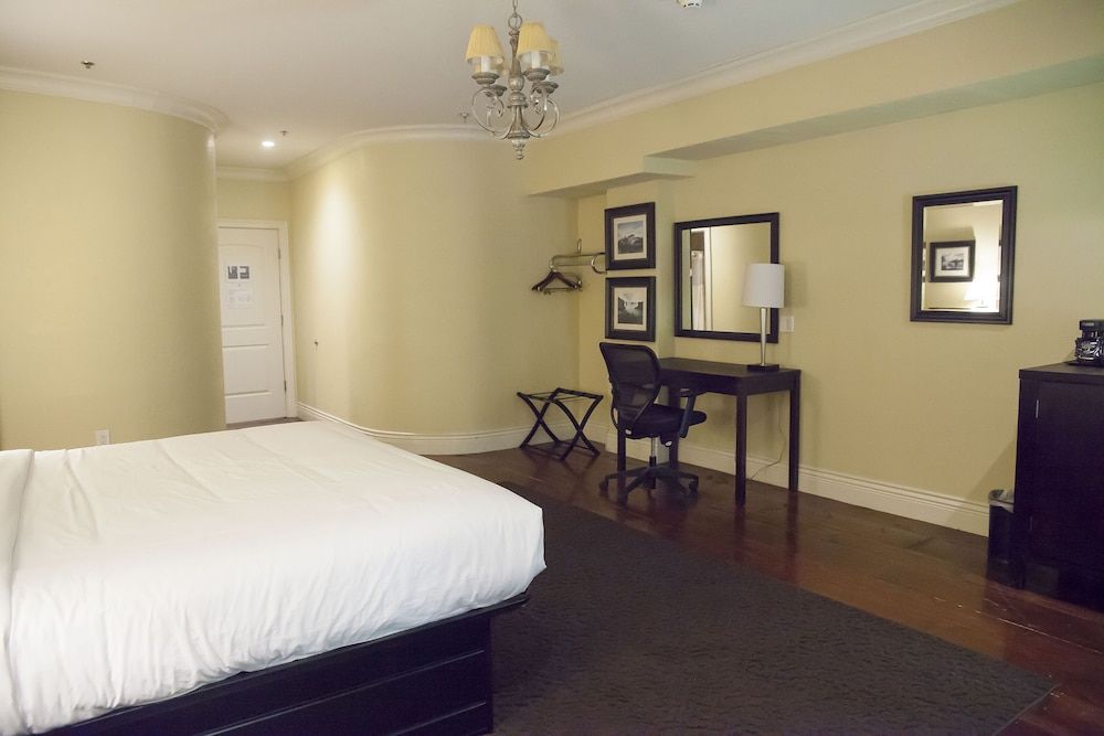 Standard Room, 1 Queen Bed, Accessible