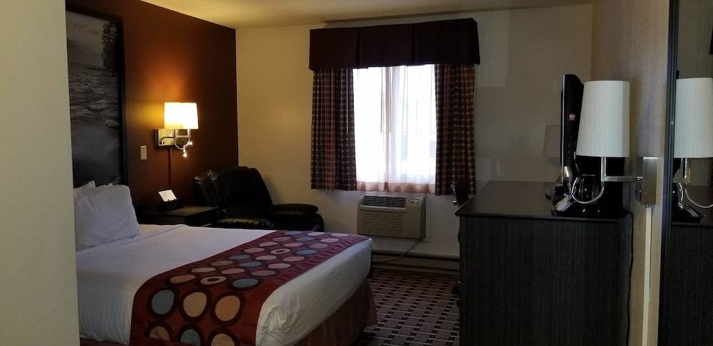 Standard Room, 1 Queen Bed