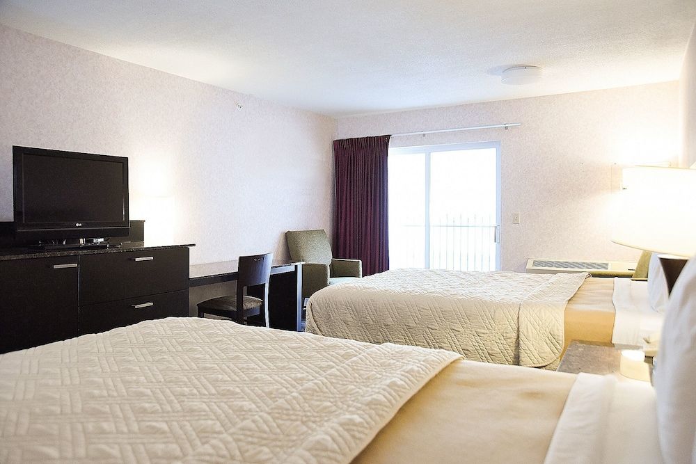 Argo Inn and Suites Standard Room, 2 Queen Beds, River View