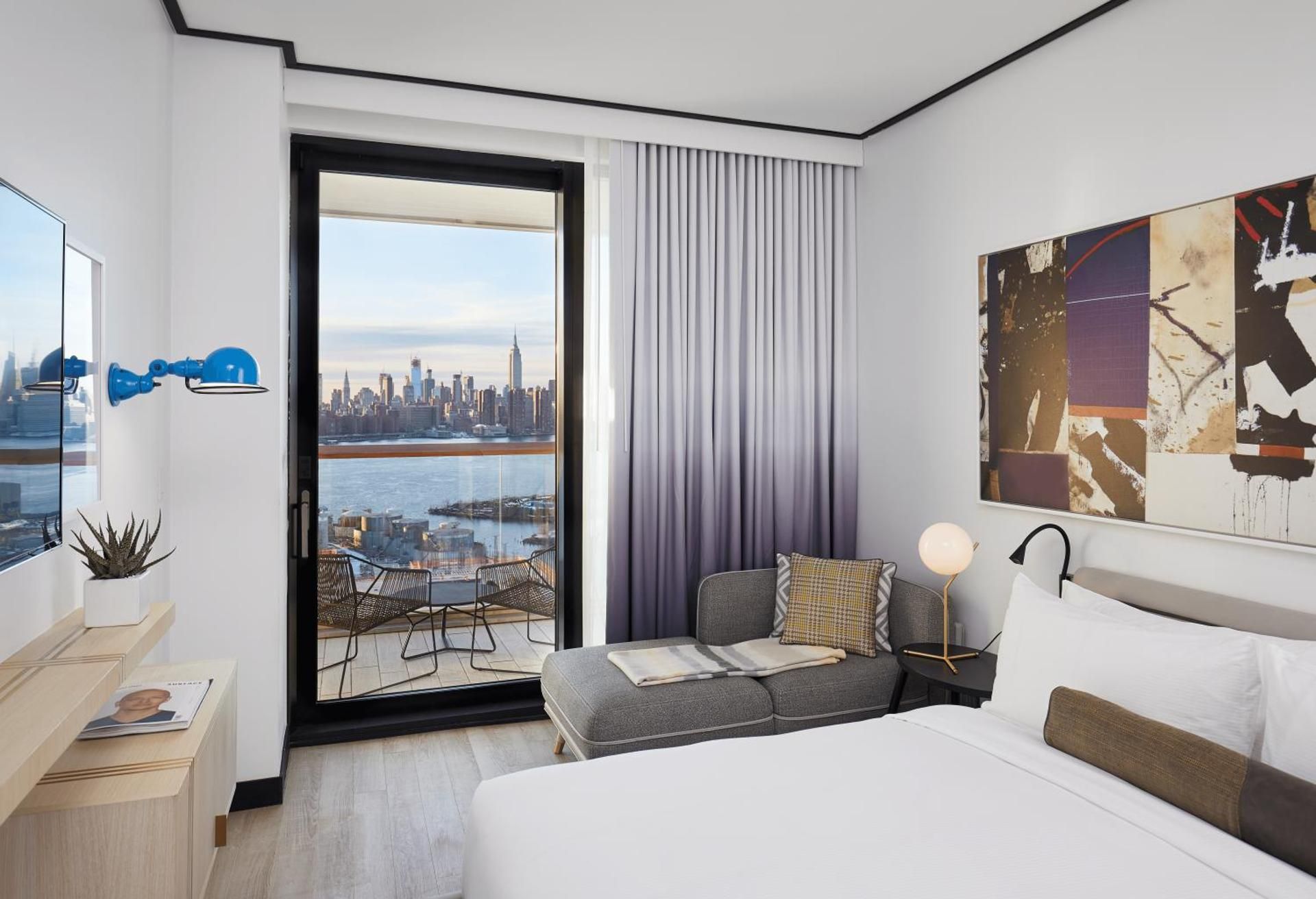 Gotham Deluxe Queen Room with Balcony