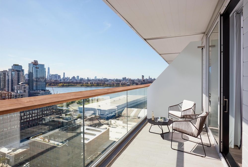 The William Vale Room, 1 King Bed, Balcony (Gotham, ADA) 4