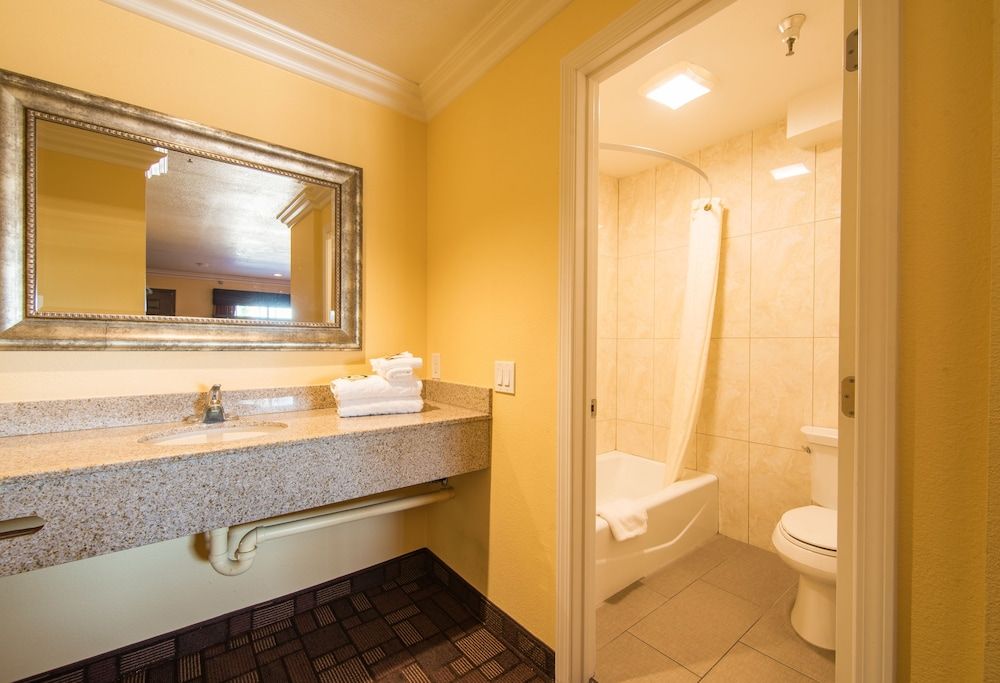 Industry Inn & Suites Standard Room, 1 King Bed, (Non-Smoking/Smoking) 8