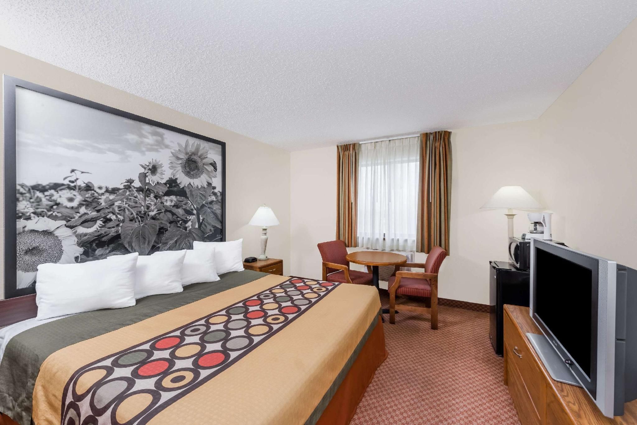 1 King Bed Non-Smoking