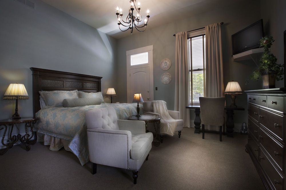 Grant Street Inn Standard Room, 1 King Bed 2