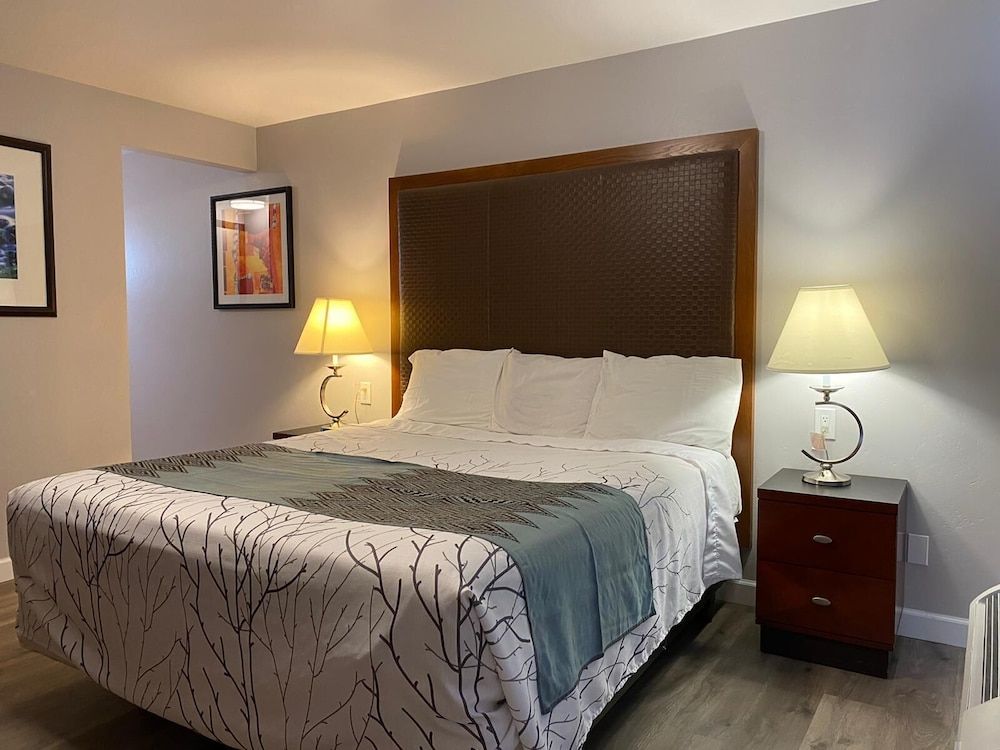 Standard Room, 1 Queen Bed