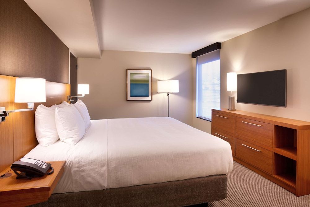 Suite One King Bed